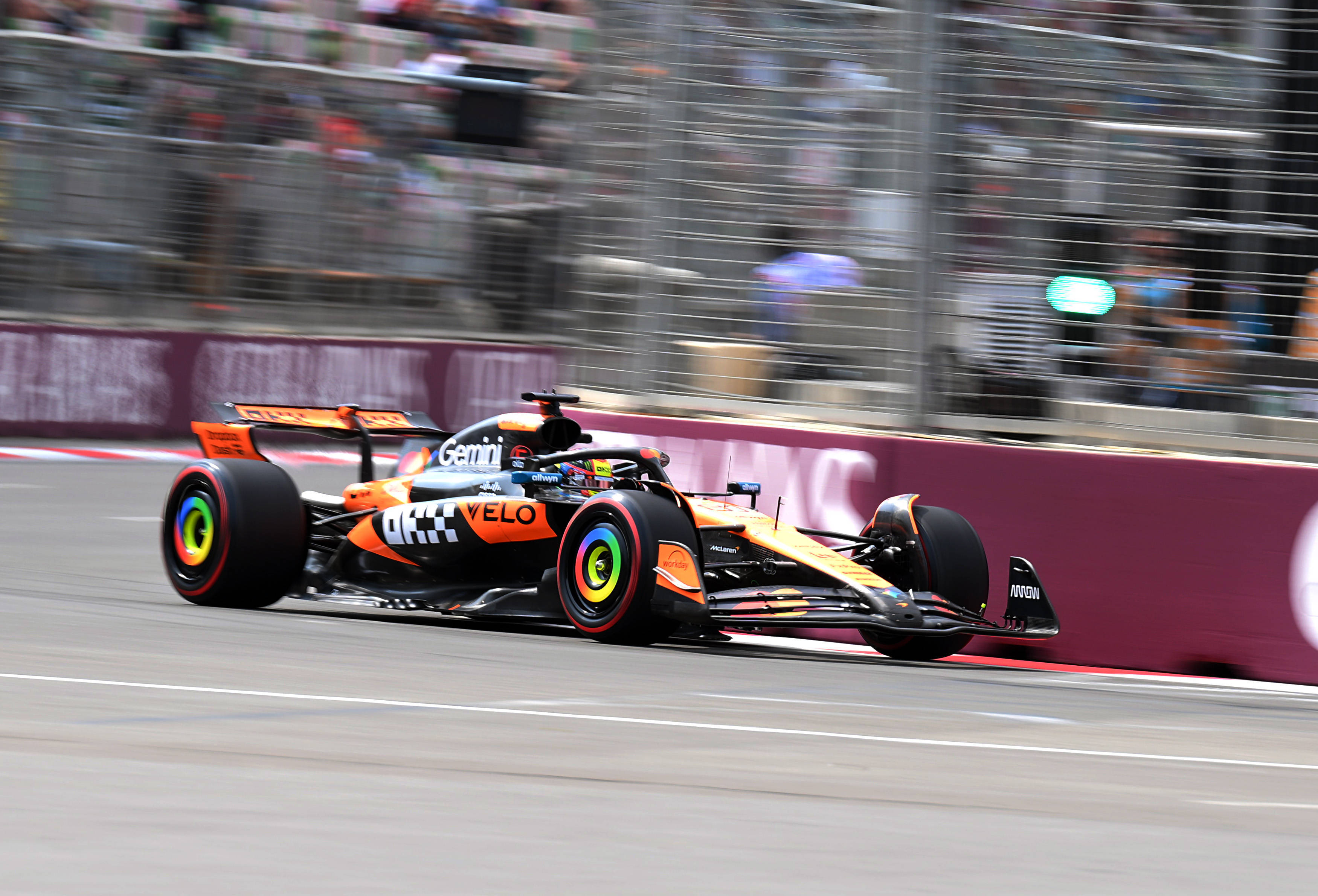 乐鱼-阿斯顿马丁完胜法拉利，皮亚斯特里状态火热